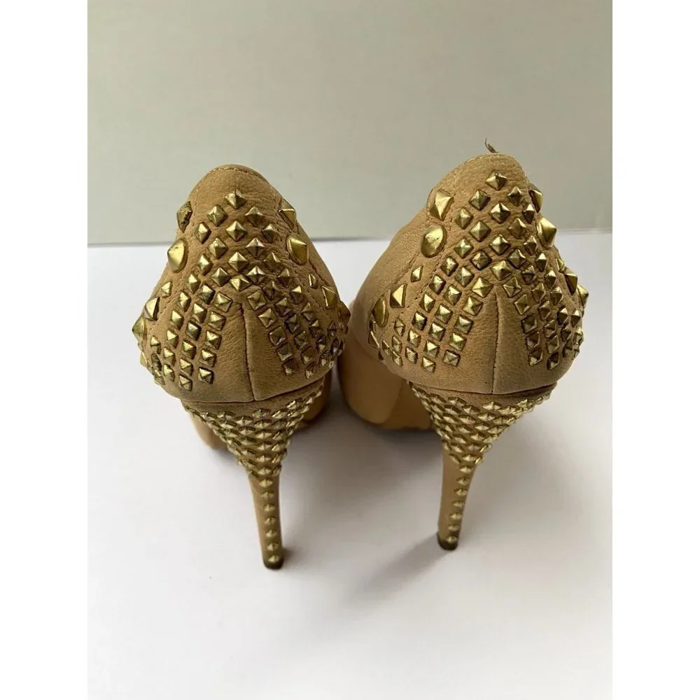 ✨2/$20✨ Vince Camuto Women's Tan‎ High Heels with Gold Tacks Pumps Size 6